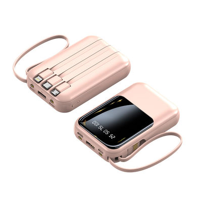 Socket Standard 10000mAh Mini Power Bank Chargeur à LED avec 4 câbles