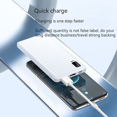 Puissance de sortie de 10W Micro USB Interface d'entrée Ultra Slim 10000mah Power Bank pour iPhone 15