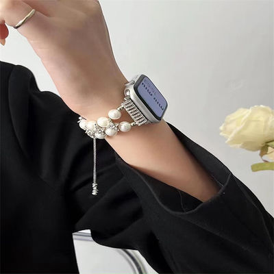 OEM ODM Femmes Diamants métalliques bijoux bracelet bracelet de poignet mode ceintures de montres faites à la main pour la série iWatch 8 7 6 5 4 3 2 1